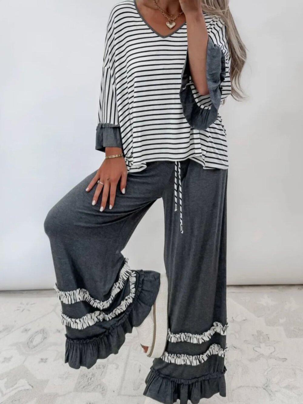 Boho Wide-Leg Star Patch Jeans – High Waist Distressed Denim